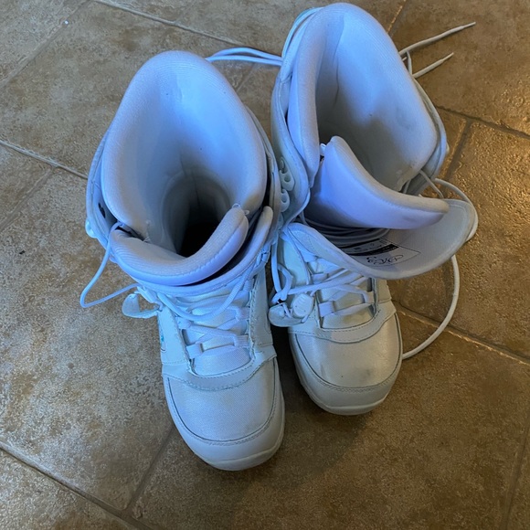 Womens m3 snowboard boots - Picture 2 of 10